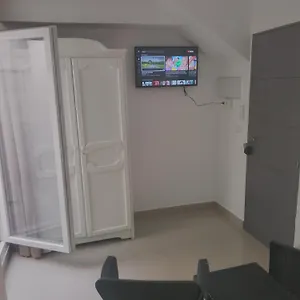https://apt-apartamento-estudio-bailen-center.hotelsinnerja.org